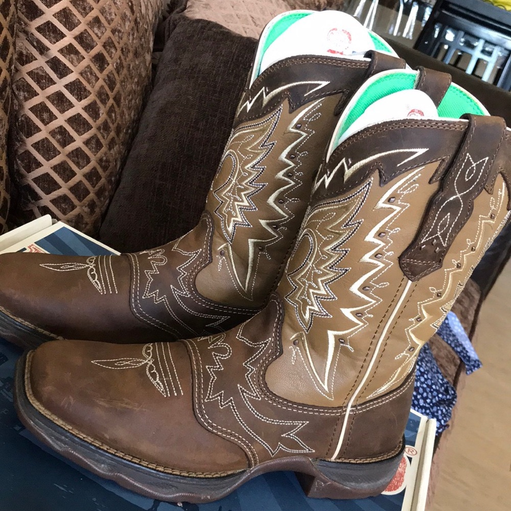 Boots - Picture 6 of 6